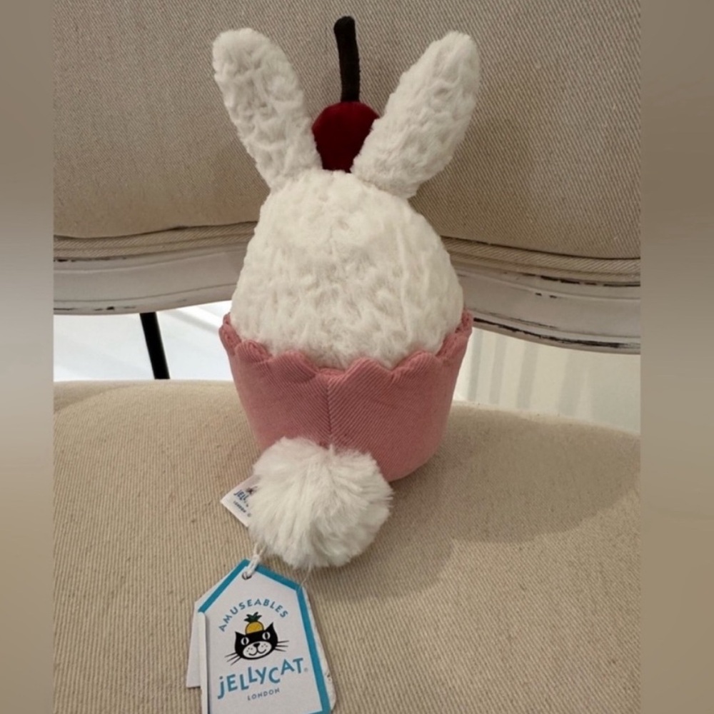 Jellycat Retired NWT Dainty Dessert Bunny Cupcake Authentic - Picture 4 of 6
